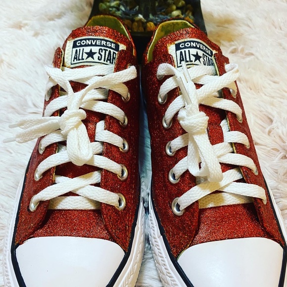 Ruby Red All Star Converse - Picture 2 of 4